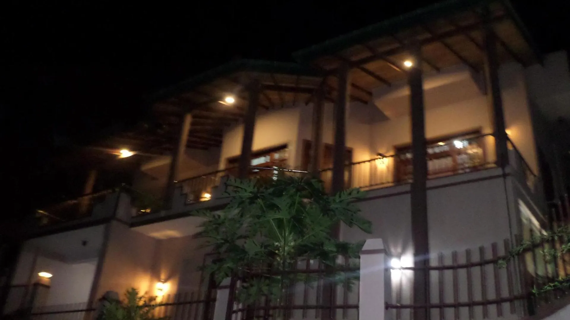 Paradise Residence Hanthana キャンディー